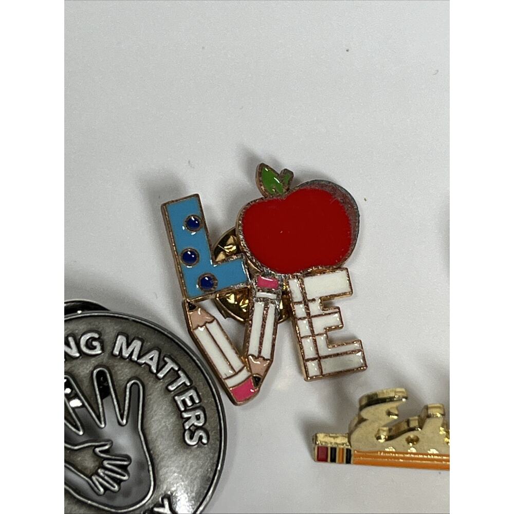 Teacher Pin Lot of 5 Education Apple Teaching Matters LOVE I Make the Difference - Picture 5 of 9